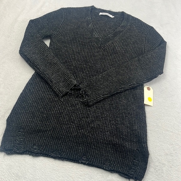 NWOT Stitches & Stripes XS Distressed Charcoal Black‎ V Neck Sweater - Picture 1 of 13